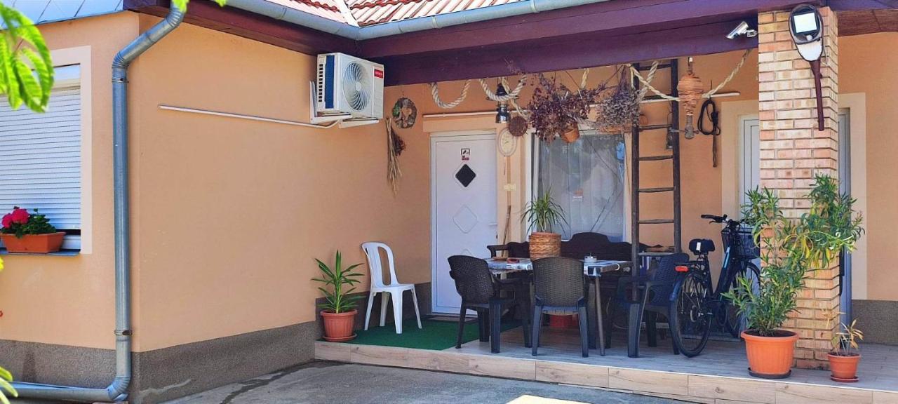 Bundik Vendeghaz Daire Berettyóújfalu Dış mekan fotoğraf