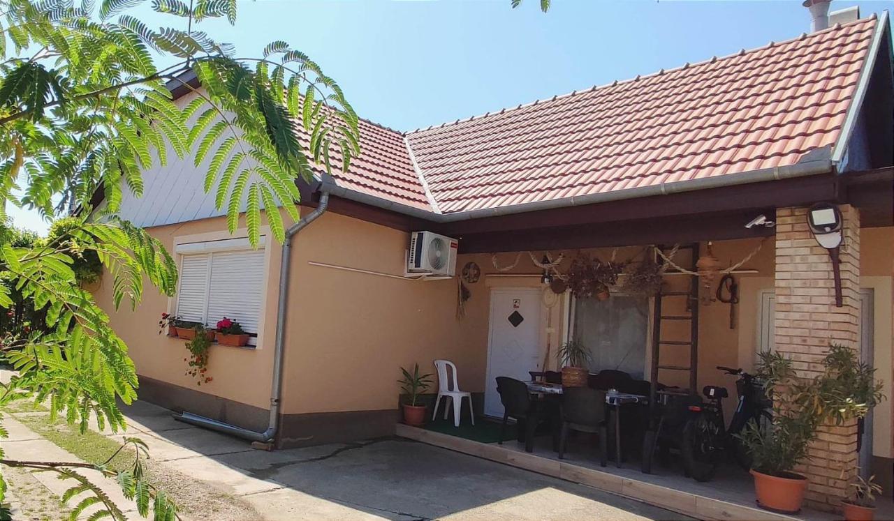 Bundik Vendeghaz Daire Berettyóújfalu Dış mekan fotoğraf